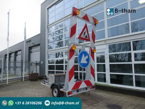 v. Mourik - POL Actiewagen 1-asser, Signaal openklapbaar Actiebord