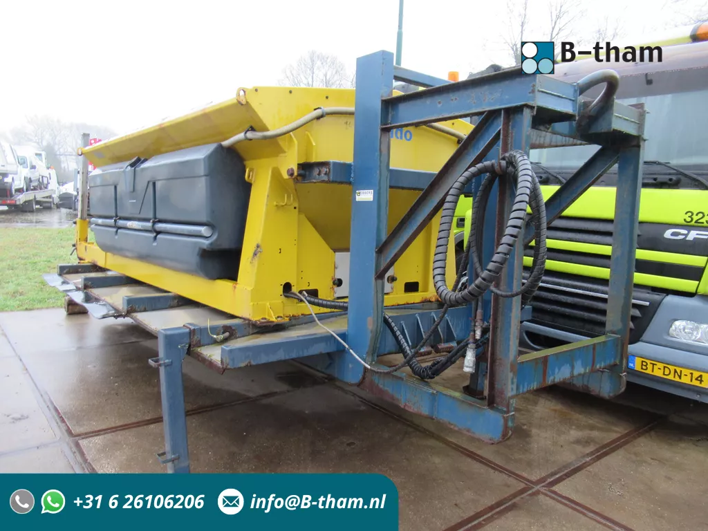 NIDO Schmidt STRATOS B40-36 PALN450 4M3 + 2.200L Salzstreuer Salt Spreader